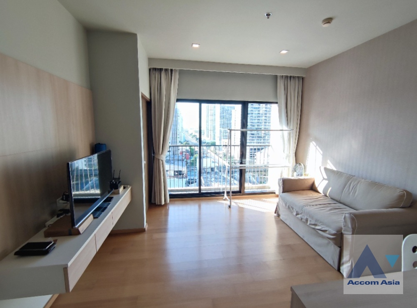  1 Bedroom  Condominium For Rent & Sale in Ploenchit, Bangkok  near BTS Phaya Thai - ARL Phayathai (AA37325)