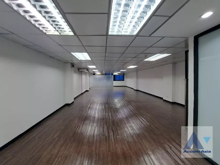  1  Office Space For Rent in Sathorn ,Bangkok BTS Saint Louis at IYARA Tower AA37330