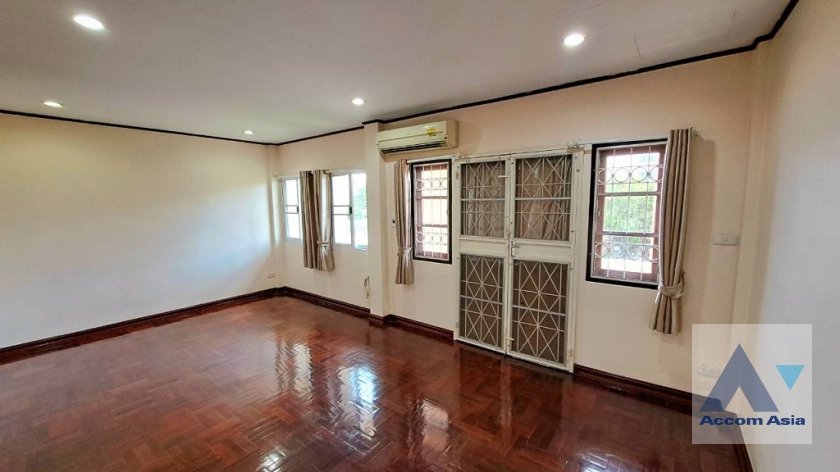 Home Office |  4 Bedrooms  Townhouse For Rent in Sukhumvit, Bangkok  near BTS Phra khanong (AA37344)