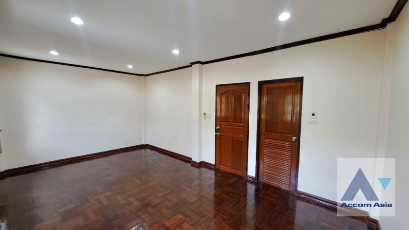 5  4 br Townhouse For Rent in sukhumvit ,Bangkok BTS Phra khanong AA37344