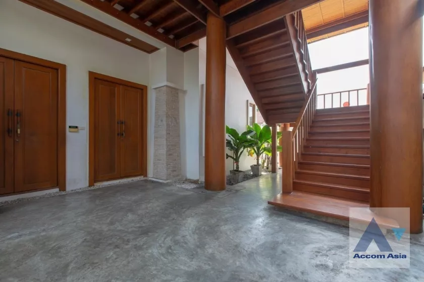 7  5 br House For Sale in Lat Phrao ,Bangkok  AA37360