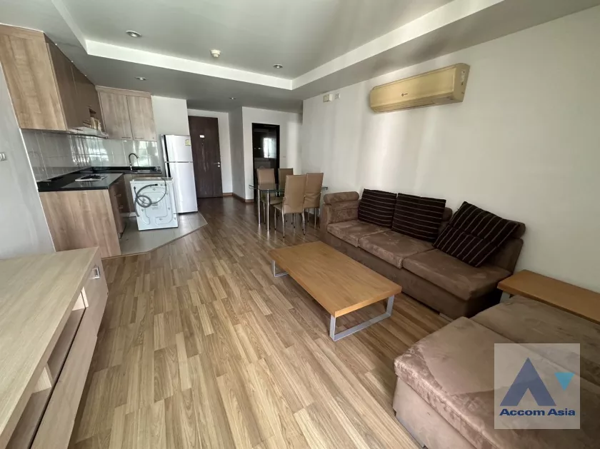  2 Bedrooms  Apartment For Rent in Sukhumvit, Bangkok  near BTS Phrom Phong (AA37426)