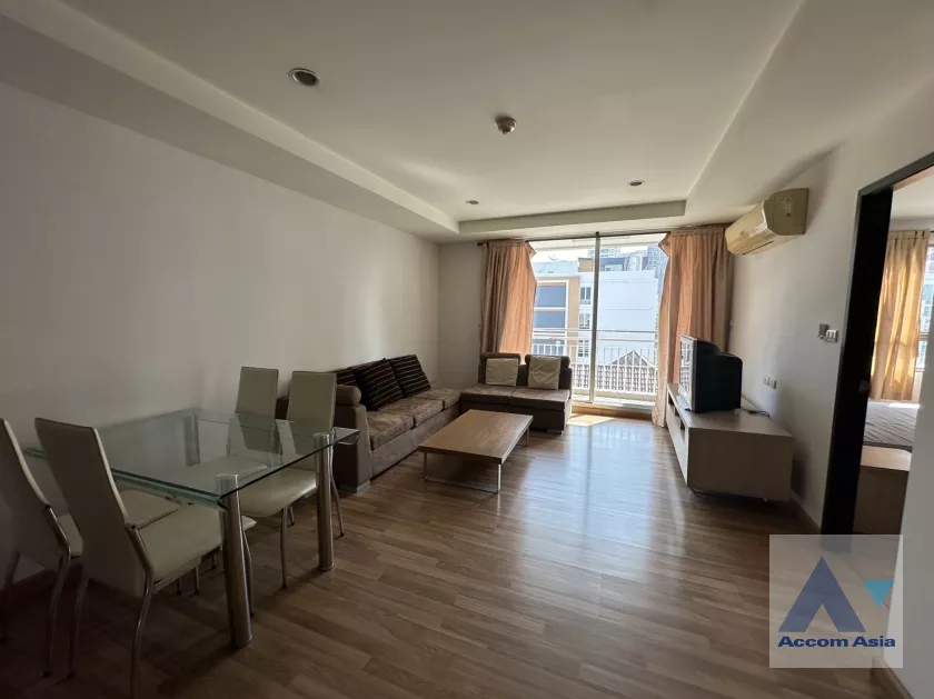  2 Bedrooms  Apartment For Rent in Sukhumvit, Bangkok  near BTS Phrom Phong (AA37427)