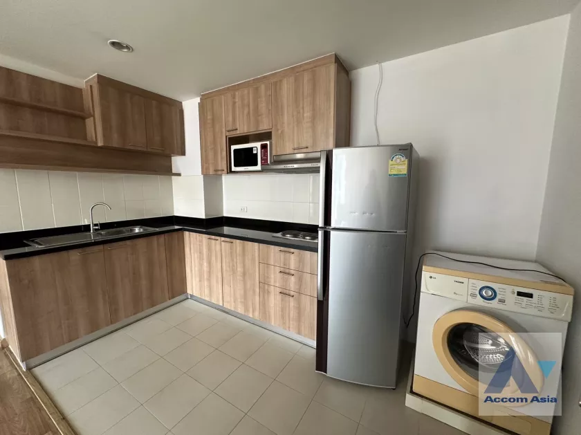  2 Bedrooms  Apartment For Rent in Sukhumvit, Bangkok  near BTS Phrom Phong (AA37427)