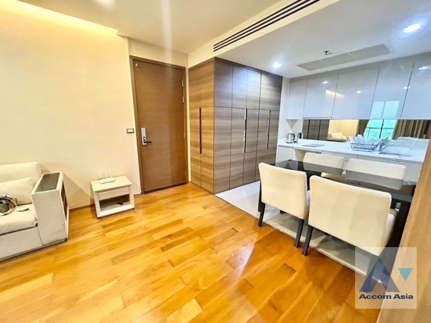  1 Bedroom  Condominium For Rent in Silom, Bangkok  near BTS Chong Nonsi (AA37441)