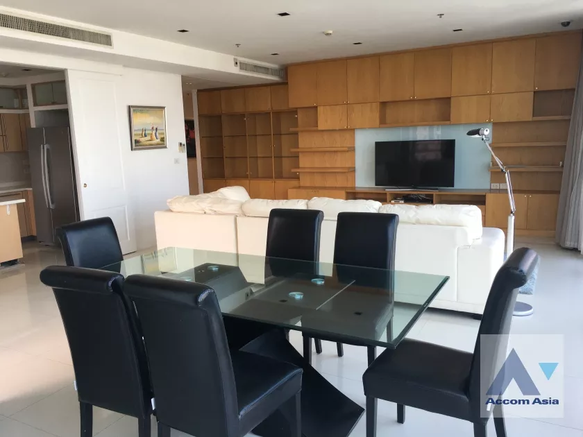  4 Bedrooms  Condominium For Rent in Ploenchit, Bangkok  near BTS Ploenchit (AA37503)