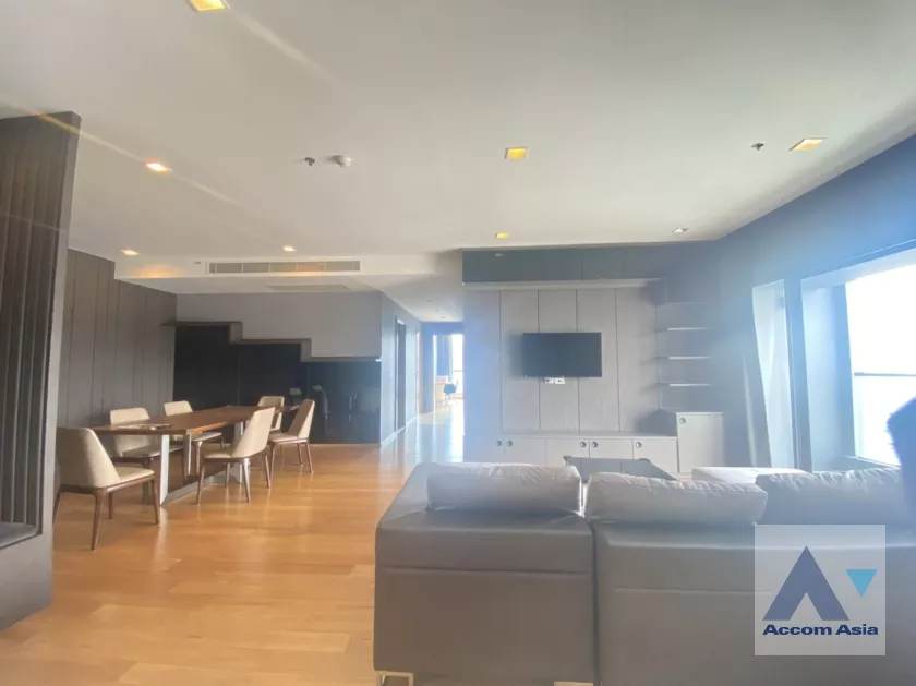  3 Bedrooms  Condominium For Rent in Sukhumvit, Bangkok  near BTS Nana (AA37588)