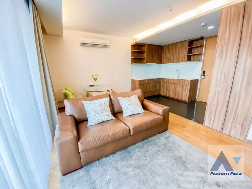  1 Bedroom  Condominium For Rent in Sukhumvit, Bangkok  near BTS Phrom Phong (AA37653)