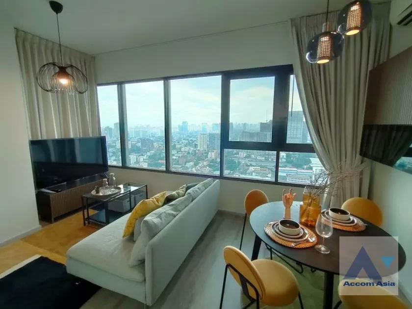  2 Bedrooms  Condominium For Rent in Phaholyothin, Bangkok  (AA37655)