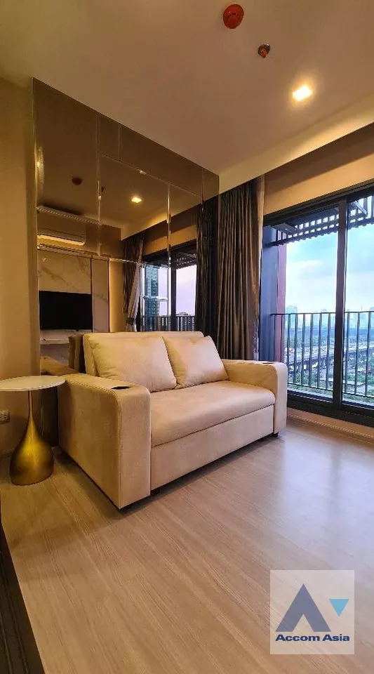  Life Asoke Hype Condominium  2 Bedroom for Rent ARL Makkasan in Phaholyothin Bangkok