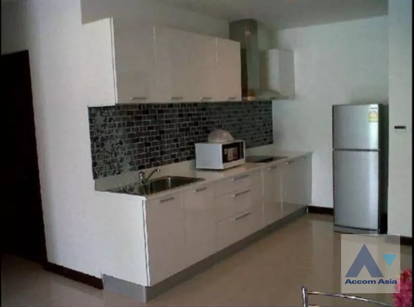  2 Bedrooms  Condominium For Rent in Sukhumvit, Bangkok  near BTS Nana (AA37718)