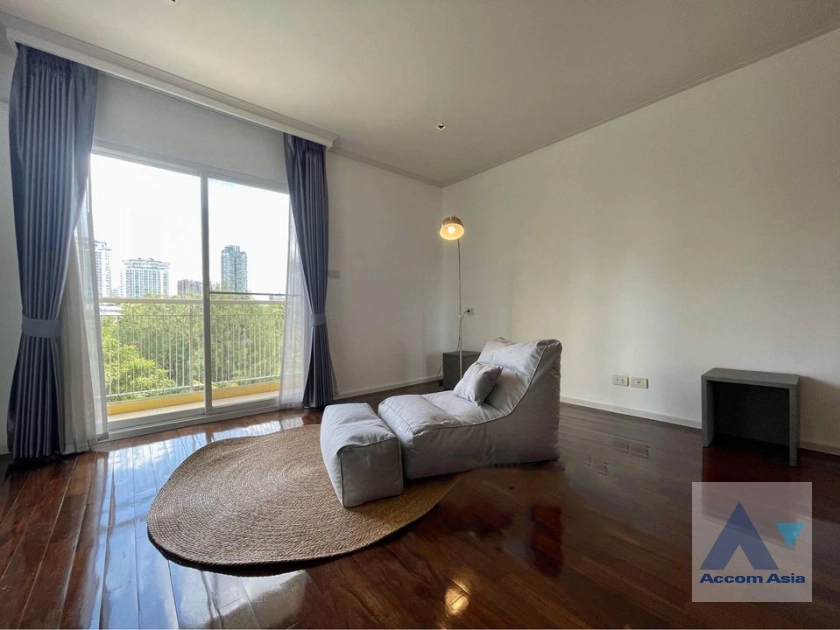 Pet friendly |  3 Bedrooms  Condominium For Rent in Sukhumvit, Bangkok  near BTS Thong Lo (AA37858)