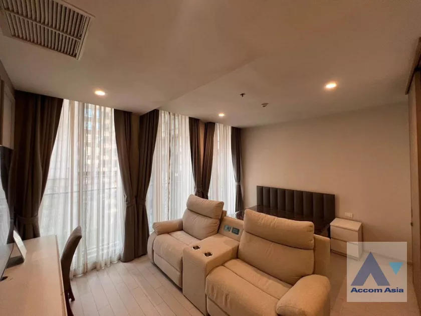  1 Bedroom  Condominium For Rent in Ploenchit, Bangkok  near BTS Ploenchit (AA37933)