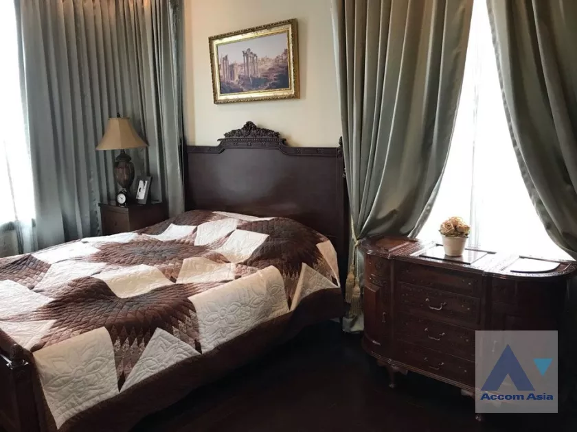  2 Bedrooms  Condominium For Rent in Sukhumvit, Bangkok  near BTS Phrom Phong (AA37940)