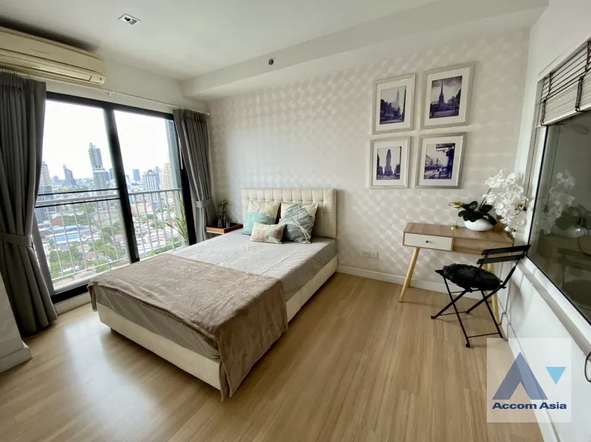  1 Bedroom  Condominium For Rent in Sathorn, Bangkok  near BTS Chong Nonsi (AA38019)