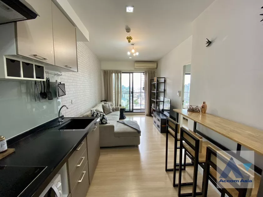  1 Bedroom  Condominium For Rent in Sathorn, Bangkok  near BTS Chong Nonsi (AA38019)