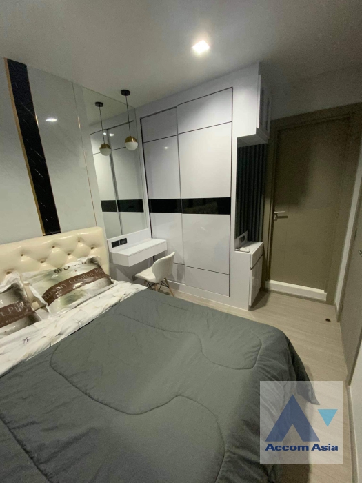  2 Bedrooms  Condominium For Rent in Phaholyothin, Bangkok  near MRT Rama 9 (AA38023)