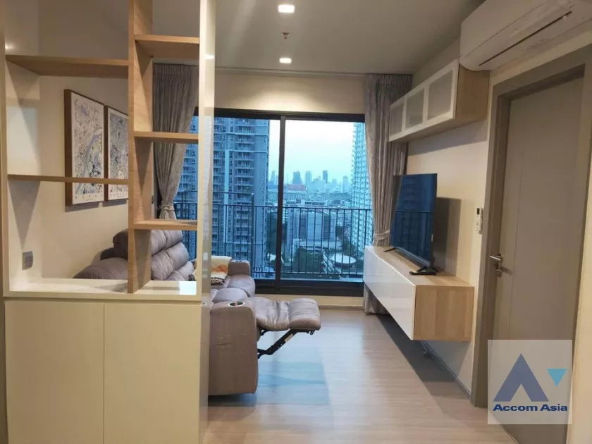  2 Bedrooms  Condominium For Rent in Phaholyothin, Bangkok  near MRT Rama 9 (AA38037)