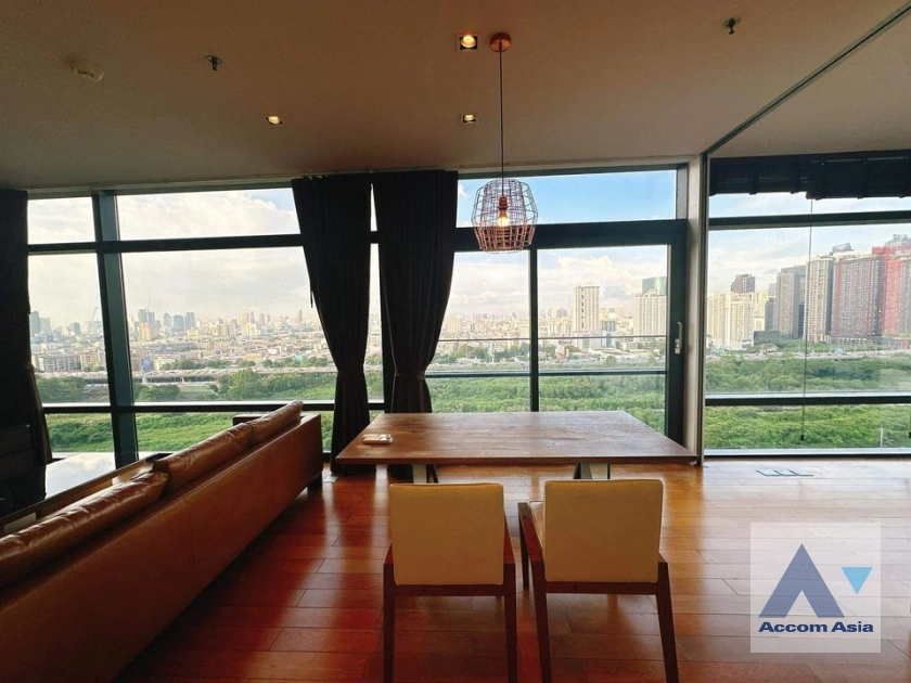  2 Bedrooms  Condominium For Rent in Ploenchit, Bangkok  near MRT Phetchaburi (AA38106)