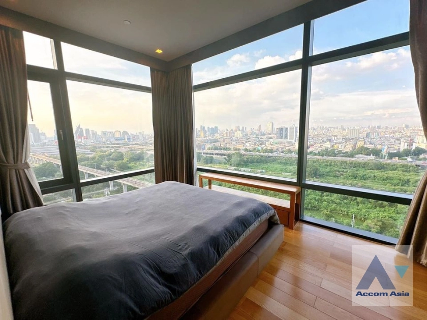  2 Bedrooms  Condominium For Rent in Ploenchit, Bangkok  near MRT Phetchaburi (AA38106)