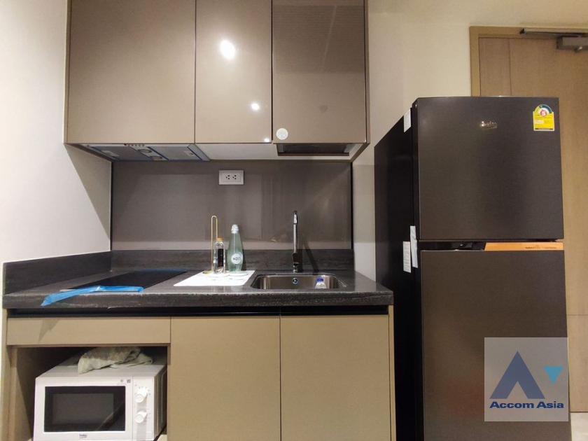  1 Bedroom  Condominium For Rent in Ratchadapisek, Bangkok  near MRT Rama 9 (AA38109)