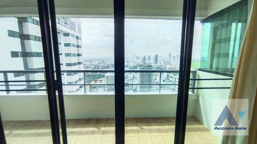 40  3 br Condominium For Rent in Sathorn ,Bangkok BTS Sala Daeng - MRT Lumphini at Sathorn Gardens AA38141