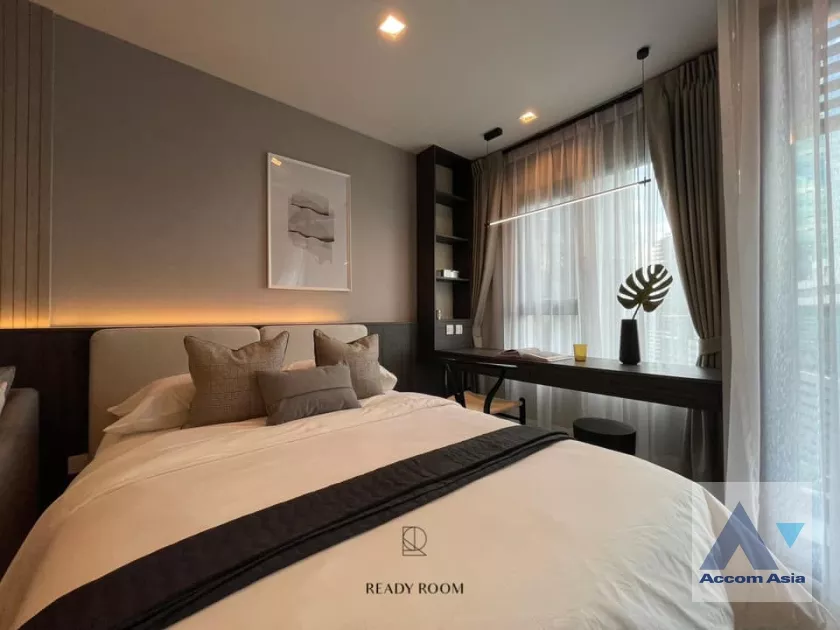  1 Bedroom  Condominium For Rent in Ploenchit, Bangkok  near BTS Ploenchit (AA38316)