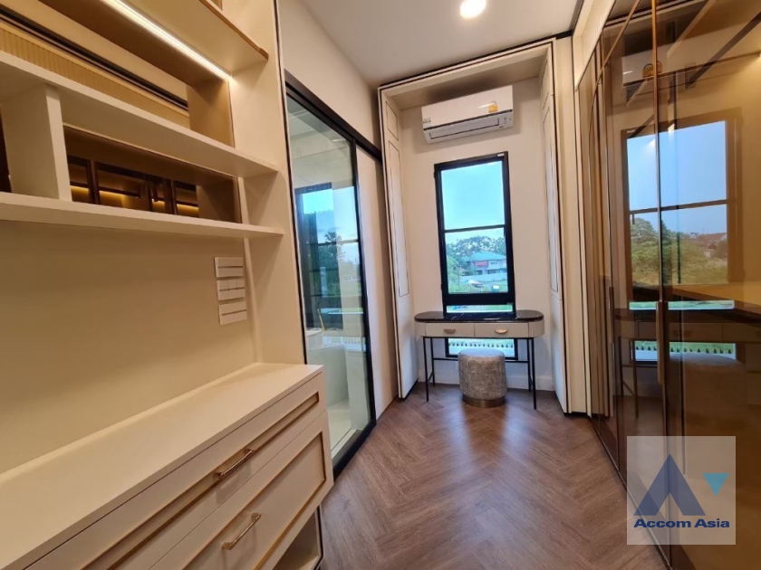 Fully Furnished |  4 Bedrooms  House For Rent & Sale in Latkrabang, Bangkok  near ARL Ban Thap Chang (AA38579)