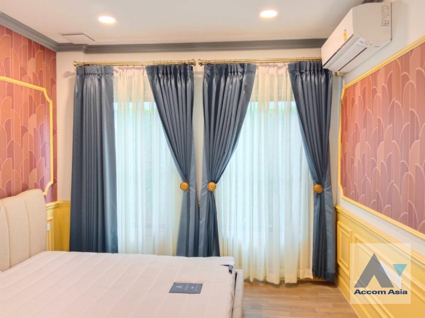 26  4 br House for rent and sale in Latkrabang ,Bangkok ARL Ban Thap Chang at Nantawan Rama 9 New Krungthepkreetha AA38579