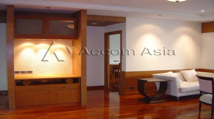 Pet friendly |  4 Bedrooms  Apartment For Rent in Sukhumvit, Bangkok  near BTS Nana (15283)