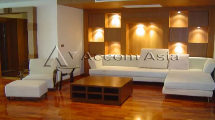 Pet friendly |  4 Bedrooms  Apartment For Rent in Sukhumvit, Bangkok  near BTS Nana (15283)