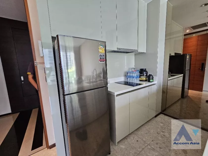  1 Bedroom  Condominium For Sale in Sukhumvit, Bangkok  near BTS Phrom Phong (AA38641)