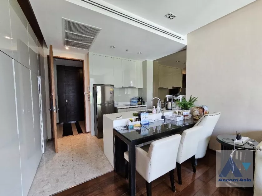  1 Bedroom  Condominium For Sale in Sukhumvit, Bangkok  near BTS Phrom Phong (AA38641)