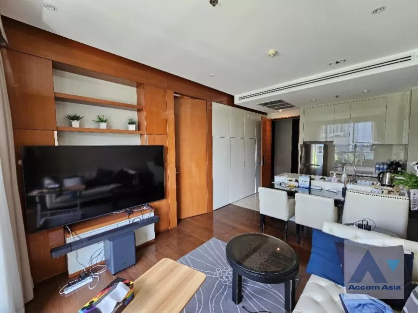  1 Bedroom  Condominium For Sale in Sukhumvit, Bangkok  near BTS Phrom Phong (AA38641)