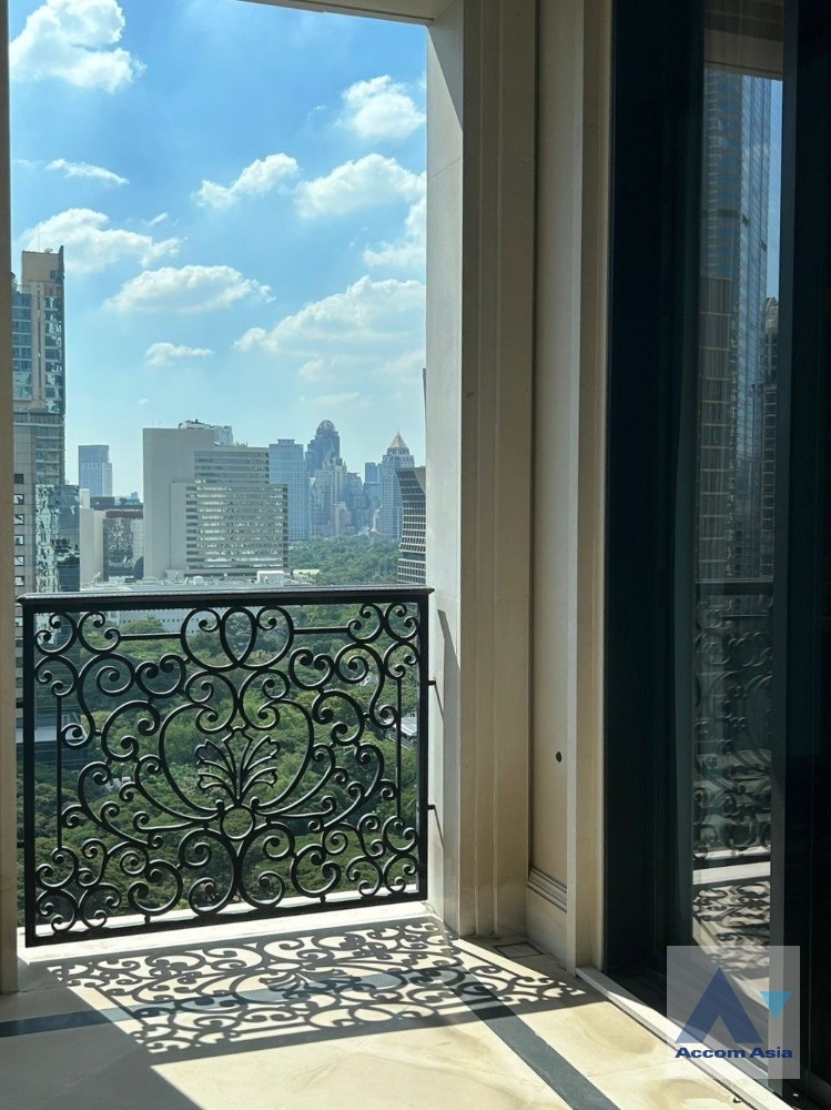 7  2 br Condominium For Sale in Ploenchit ,Bangkok BTS Ploenchit at 98 Wireless AA38642