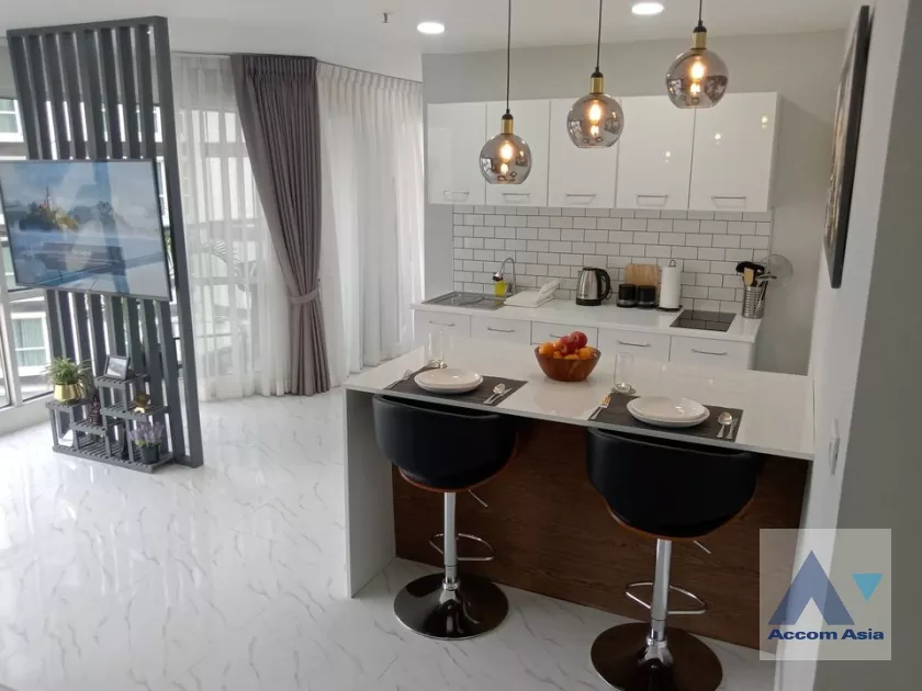  1 Bedroom  Condominium For Rent in Sukhumvit, Bangkok  near BTS Nana (AA38644)