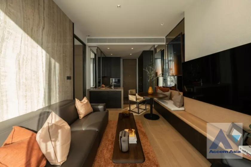  1 Bedroom  Condominium For Sale in Ploenchit, Bangkok  near BTS Chitlom (AA38662)