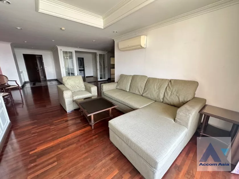  3 Bedrooms  Condominium For Rent in Sukhumvit, Bangkok  near BTS Nana (AA38675)