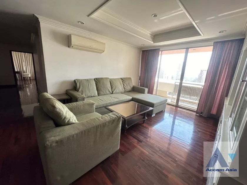  3 Bedrooms  Condominium For Rent in Sukhumvit, Bangkok  near BTS Nana (AA38675)