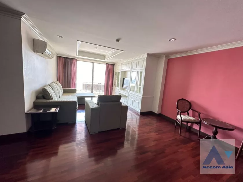  3 Bedrooms  Condominium For Rent in Sukhumvit, Bangkok  near BTS Nana (AA38675)