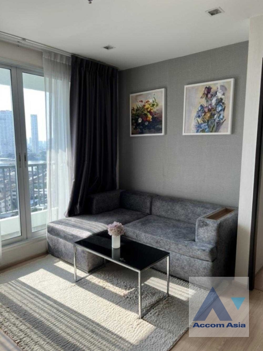  2 Bedrooms  Condominium For Rent & Sale in Sathorn, Bangkok  near BTS Saphan Taksin (AA38679)