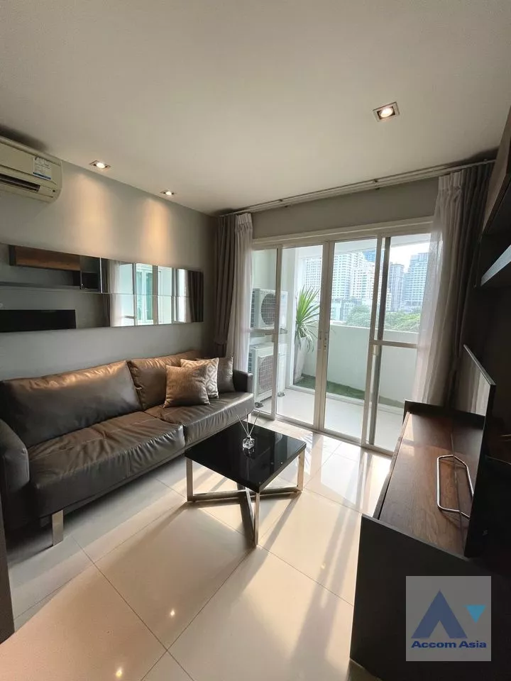  1 Bedroom  Condominium For Rent in Sukhumvit, Bangkok  near BTS Ekkamai (AA38686)