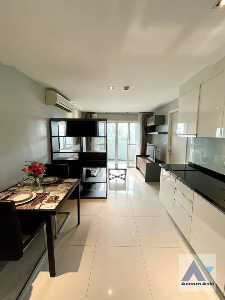  1 Bedroom  Condominium For Rent in Sukhumvit, Bangkok  near BTS Ekkamai (AA38686)