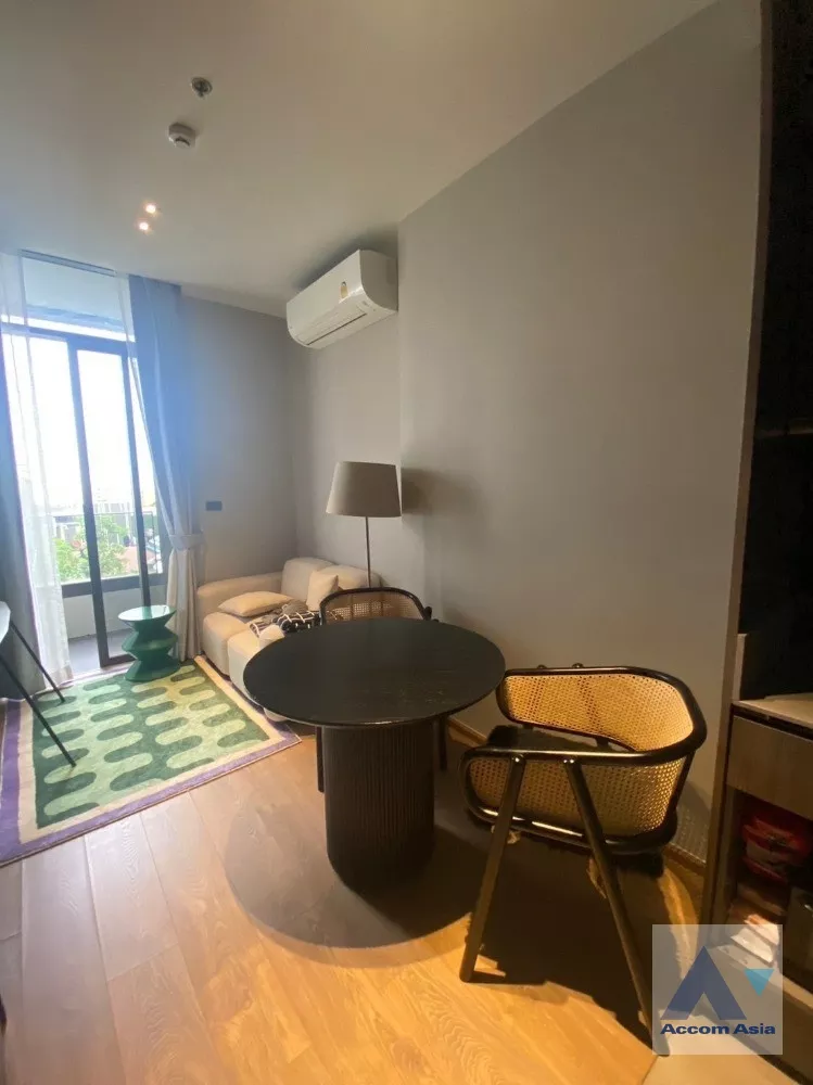  1 Bedroom  Condominium For Rent & Sale in Sukhumvit, Bangkok  near BTS Ekkamai (AA38702)