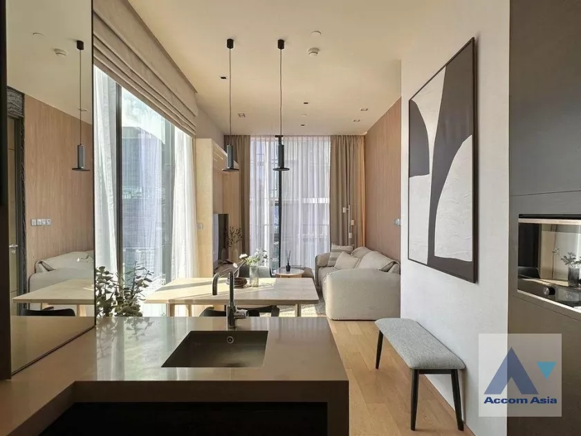  1 Bedroom  Condominium For Rent in Ploenchit, Bangkok  near BTS Chitlom (AA38707)