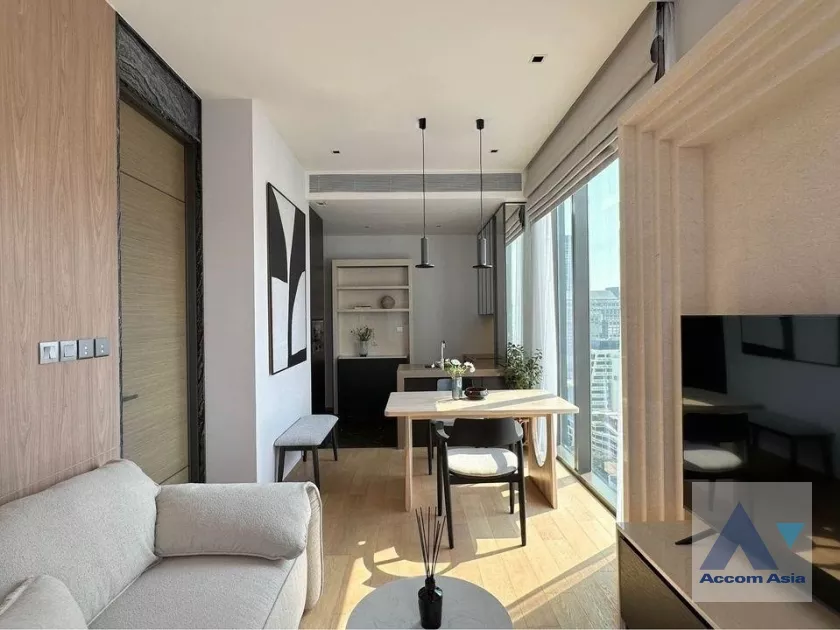  1 Bedroom  Condominium For Rent in Ploenchit, Bangkok  near BTS Chitlom (AA38707)