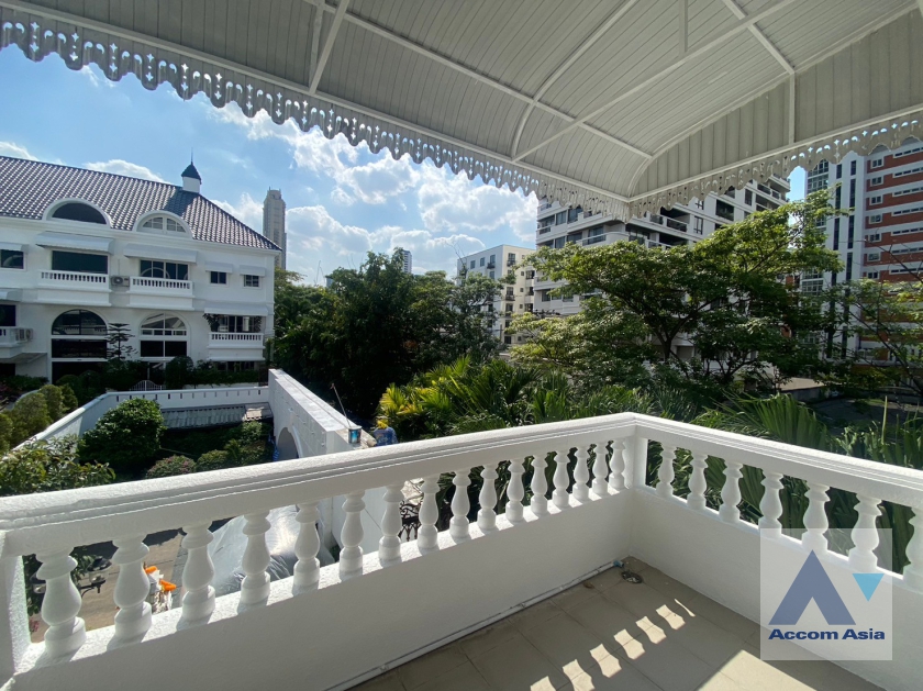 22  4 br Townhouse For Sale in Sukhumvit ,Bangkok BTS Asok - MRT Sukhumvit at Kiarti Thanee City AA38715