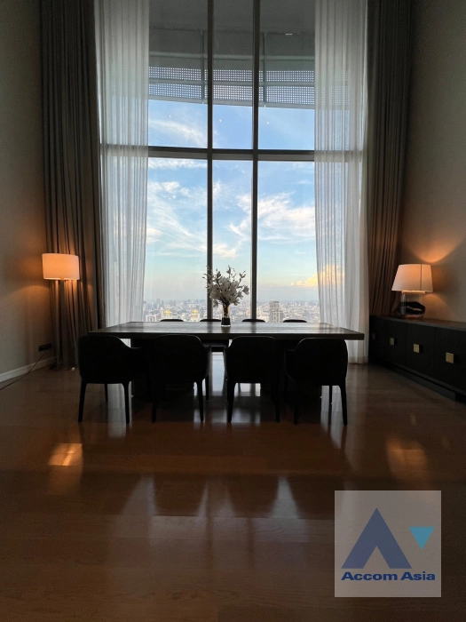 13  3 br Apartment For Rent in Ploenchit ,Bangkok BTS Ratchadamri at Luxury Service Residence AA38752