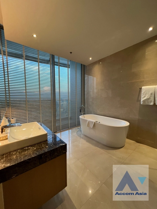 20  3 br Apartment For Rent in Ploenchit ,Bangkok BTS Ratchadamri at Luxury Service Residence AA38752