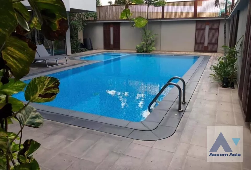  1 Bedroom  Apartment For Rent in Sukhumvit, Bangkok  near BTS Thong Lo (AA38760)